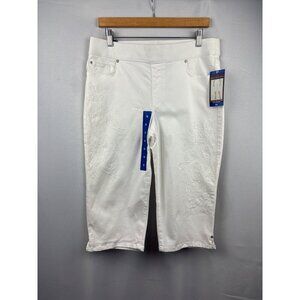 Women’s Gloria Vanderbilt Size 10 White Embroidered Capri Pants